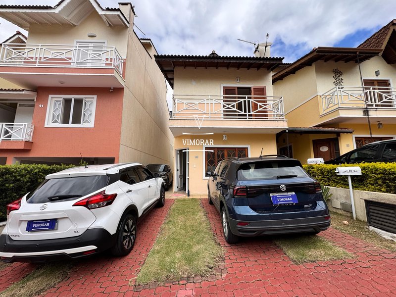 Sobrado 4 dormitórios sendo 2 suítes + 6 vagas de garagem - Guarulhos - 