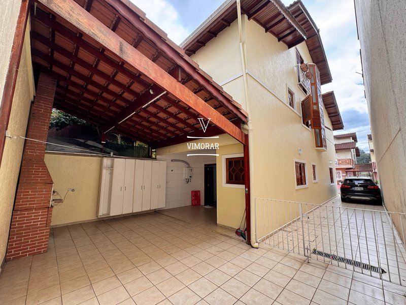 Sobrado 4 dormitórios sendo 2 suítes + 6 vagas de garagem - Guarulhos - 