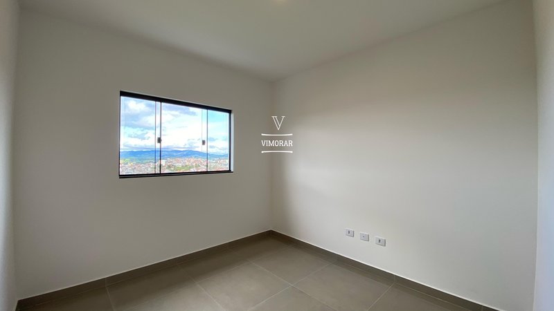 Sobrado 3 dormitórios sendo 1 suíte + 2 vagas de garagem - Itaquaquecetuba - 