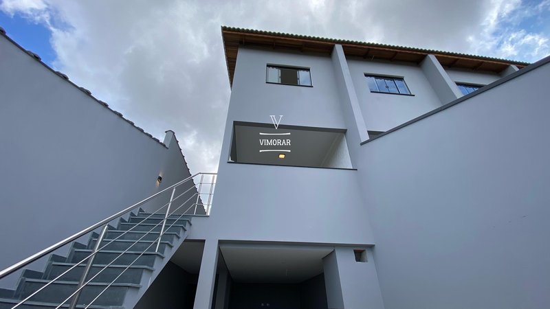 Sobrado 3 dormitórios sendo 1 suíte + 2 vagas de garagem - Itaquaquecetuba - 