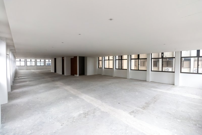 ALUGA-SE Conjunto Comercial na Vila Olímpia – 230 m², Vão Livre, 5 Vagas e Infraestrutura Rua Pequetita São Paulo - 