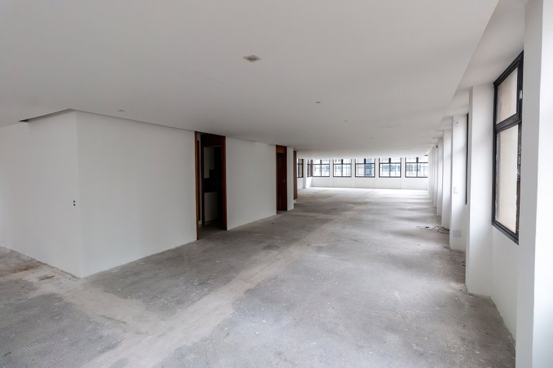 ALUGA-SE Conjunto Comercial na Vila Olímpia – 230 m², Vão Livre, 5 Vagas e Infraestrutura Rua Pequetita São Paulo - 