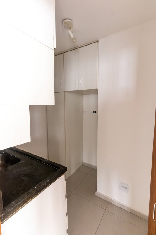 ALUGA-SE Conjunto Comercial na Vila Olímpia – 230 m², Vão Livre, 5 Vagas e Infraestrutura Rua Pequetita São Paulo - 