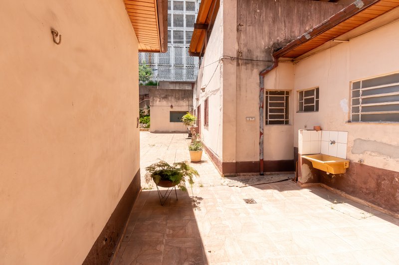 VENDE-SE TERRENO a poucos metros da Avenida Paulista — 357 m² - FRENTE 11,9M Rua Almirante Marques de Leão São Paulo - 