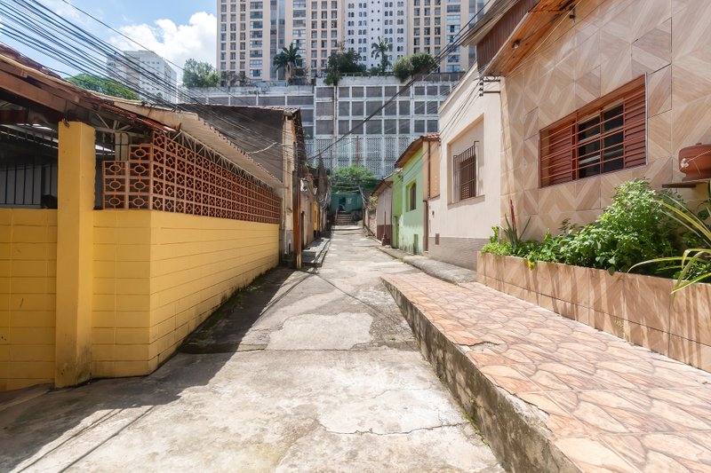 VENDE-SE TERRENO a poucos metros da Avenida Paulista — 357 m² - FRENTE 11,9M Rua Almirante Marques de Leão São Paulo - 