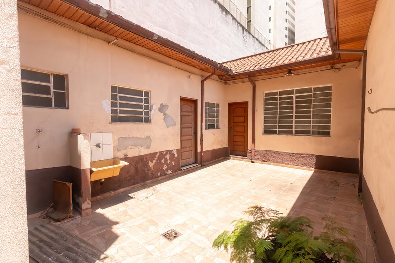 VENDE-SE TERRENO a poucos metros da Avenida Paulista — 357 m² - FRENTE 11,9M Rua Almirante Marques de Leão São Paulo - 
