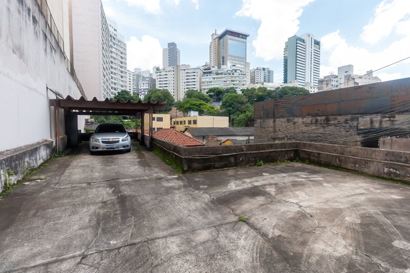 VENDE-SE TERRENO a poucos metros da Avenida Paulista — 357 m² - FRENTE 11,9M Rua Almirante Marques de Leão São Paulo - 