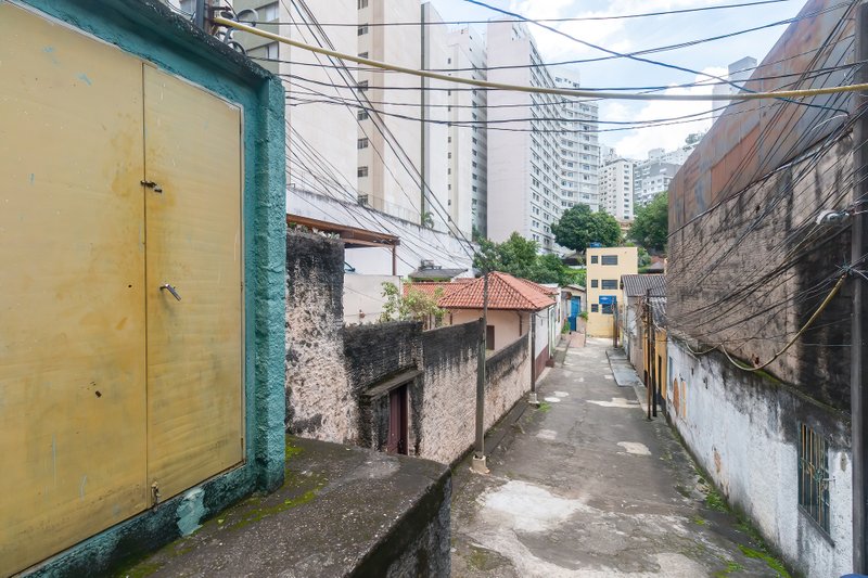 VENDE-SE TERRENO a poucos metros da Avenida Paulista — 357 m² - FRENTE 11,9M Rua Almirante Marques de Leão São Paulo - 
