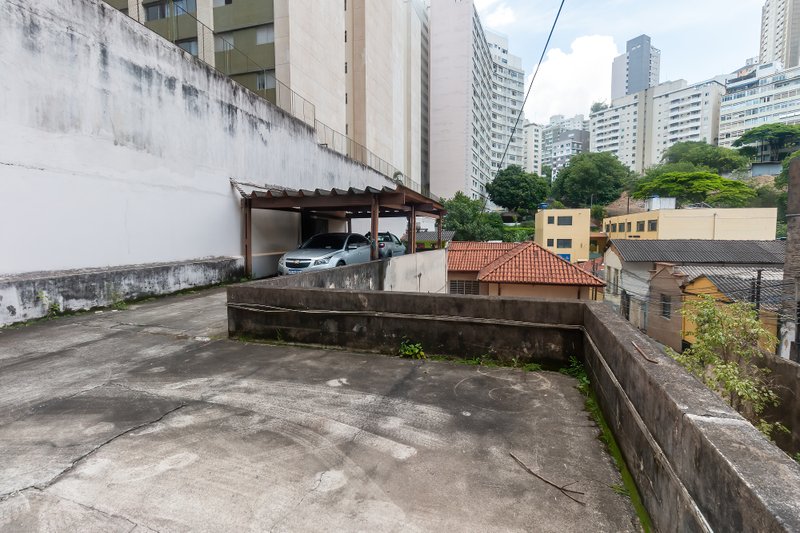 VENDE-SE TERRENO a poucos metros da Avenida Paulista — 357 m² - FRENTE 11,9M Rua Almirante Marques de Leão São Paulo - 