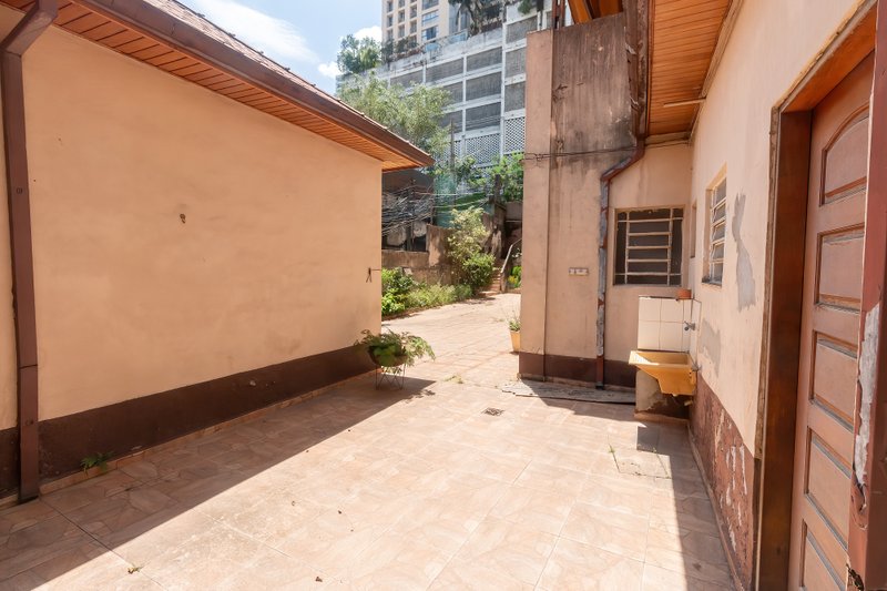 VENDE-SE TERRENO a poucos metros da Avenida Paulista — 357 m² - FRENTE 11,9M Rua Almirante Marques de Leão São Paulo - 