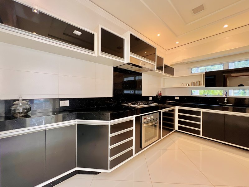 CASA DE LUXO MOBILIADA E DECORADA Setor 2 Casa 1 Araçoiaba da Serra - 
