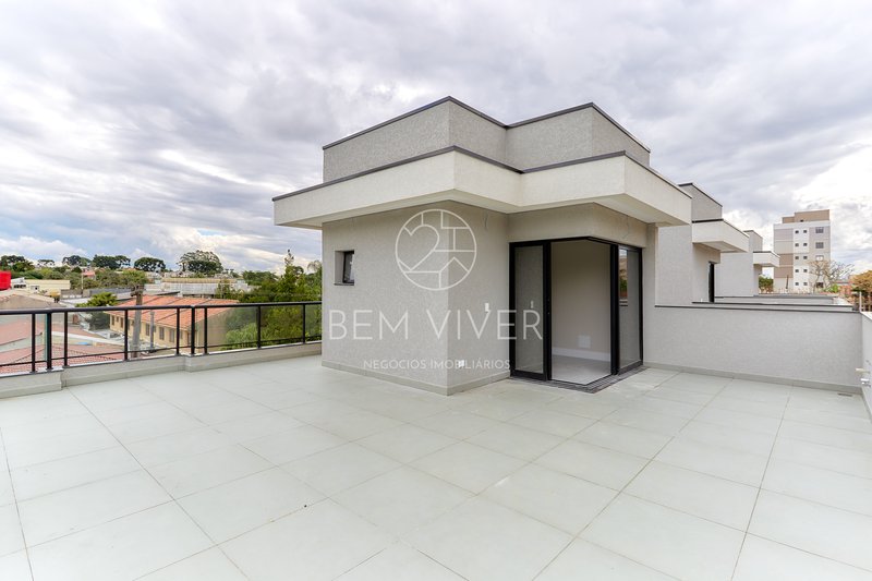 Casa de esquina alto padrão, 185m2, 3 suítes, 04vagas, área externa/terraço Joaquim Augusto Andrade Curitiba - 