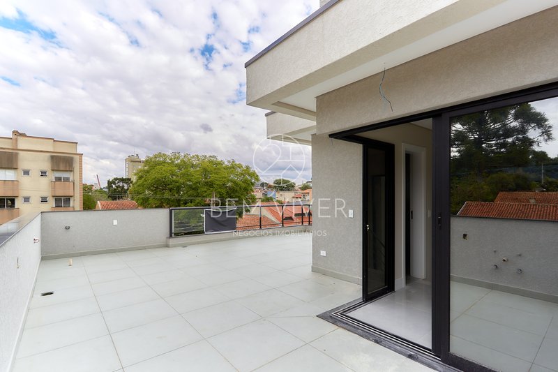 Casa de esquina alto padrão, 185m2, 3 suítes, 04vagas, área externa/terraço Joaquim Augusto Andrade Curitiba - 