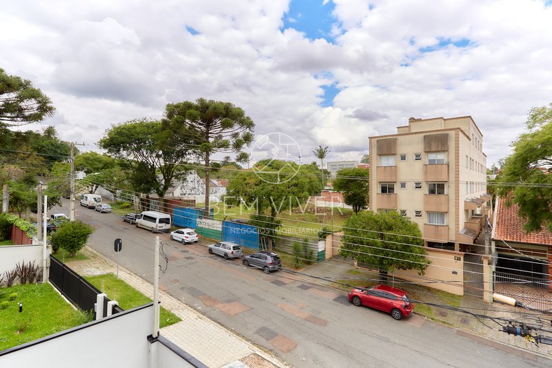Casa de esquina alto padrão, 185m2, 3 suítes, 04vagas, área externa/terraço Joaquim Augusto Andrade Curitiba - 