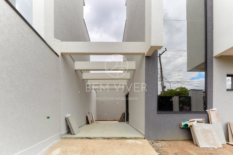 Casa de esquina alto padrão, 185m2, 3 suítes, 04vagas, área externa/terraço Joaquim Augusto Andrade Curitiba - 
