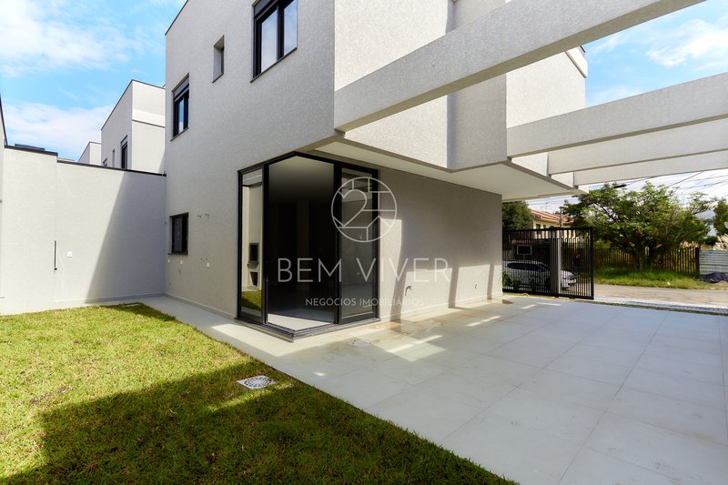 Casa alto padrão 185m2, 3 suítes, 6 vagas, quintal 85m, terraço, Jardim Américas Joaquim Augusto Andrade Curitiba - 