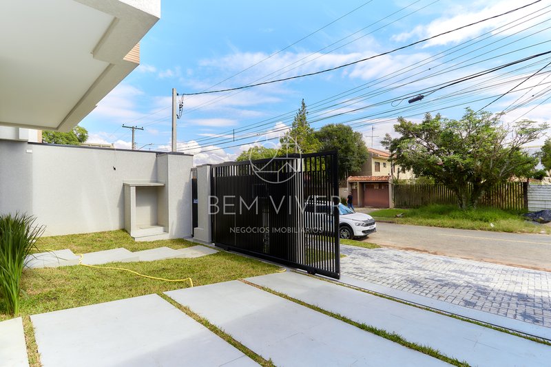 Casa alto padrão 185m2, 3 suítes, 6 vagas, quintal 85m, terraço, Jardim Américas Joaquim Augusto Andrade Curitiba - 