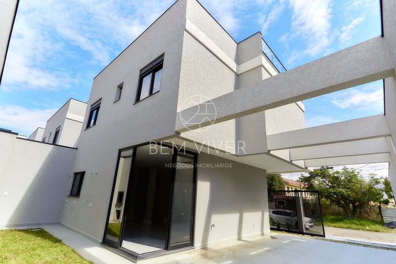 Casa alto padrão 185m2, 3 suítes, 6 vagas, quintal 85m, terraço, Jardim Américas Joaquim Augusto Andrade Curitiba - 