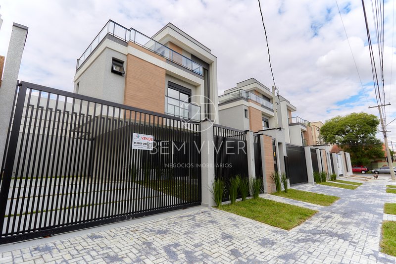 Casa alto padrão 185m2, 3 suítes, 6 vagas, quintal 85m, terraço, Jardim Américas Joaquim Augusto Andrade Curitiba - 