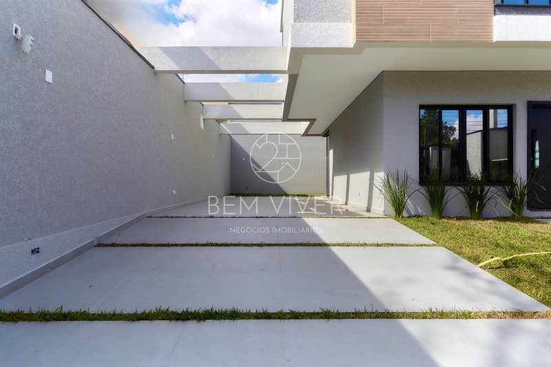 Casa alto padrão 185m2, 3 suítes, 6 vagas, quintal 85m, terraço, Jardim Américas Joaquim Augusto Andrade Curitiba - 