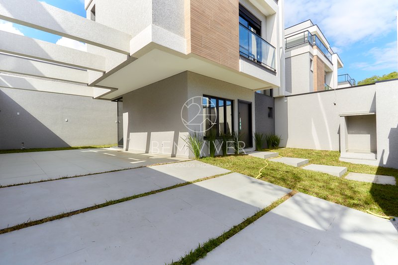 Casa alto padrão 185m2, 3 suítes, 6 vagas, quintal 85m, terraço, Jardim Américas Joaquim Augusto Andrade Curitiba - 