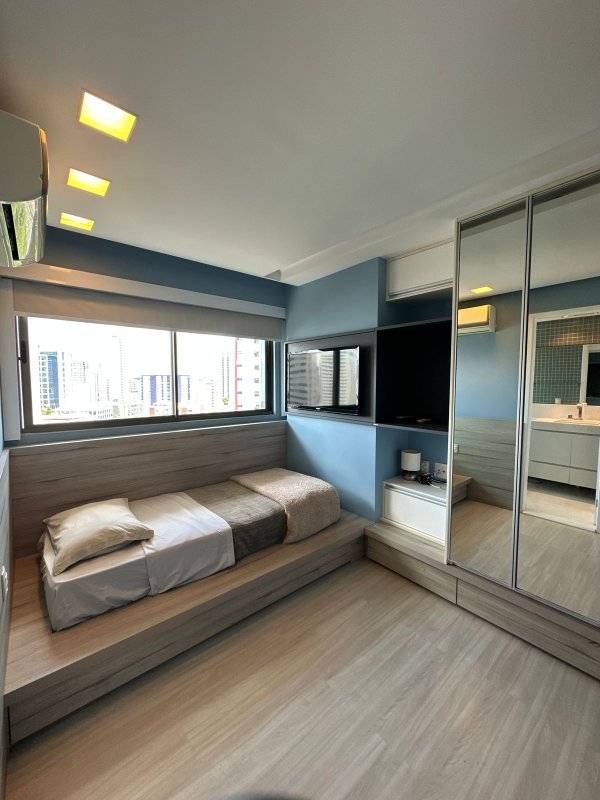 Apartamento à venda com 3 quartos sendo 3 suites, 170m² área útil por R$ 2.100.000,00 Rua Francisco da Cunha Recife - 