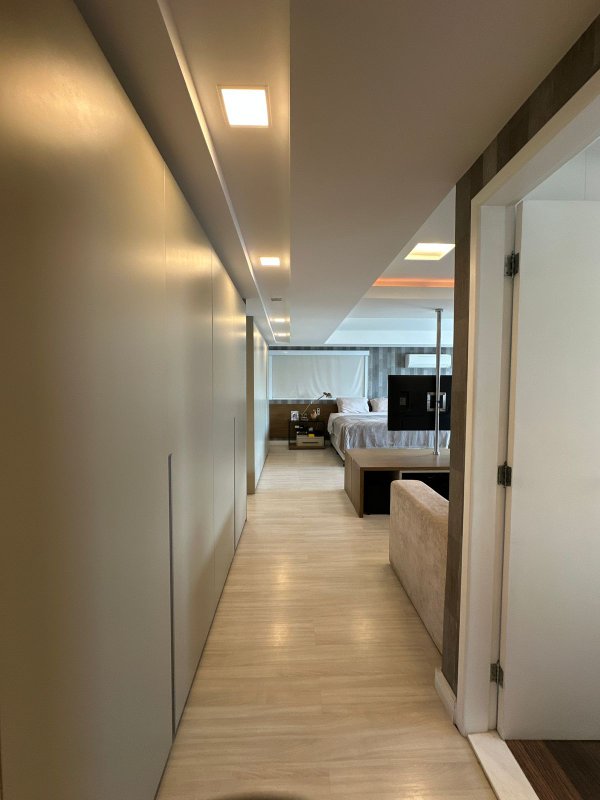 Apartamento à venda com 3 quartos sendo 3 suites, 170m² área útil por R$ 2.100.000,00 Rua Francisco da Cunha Recife - 