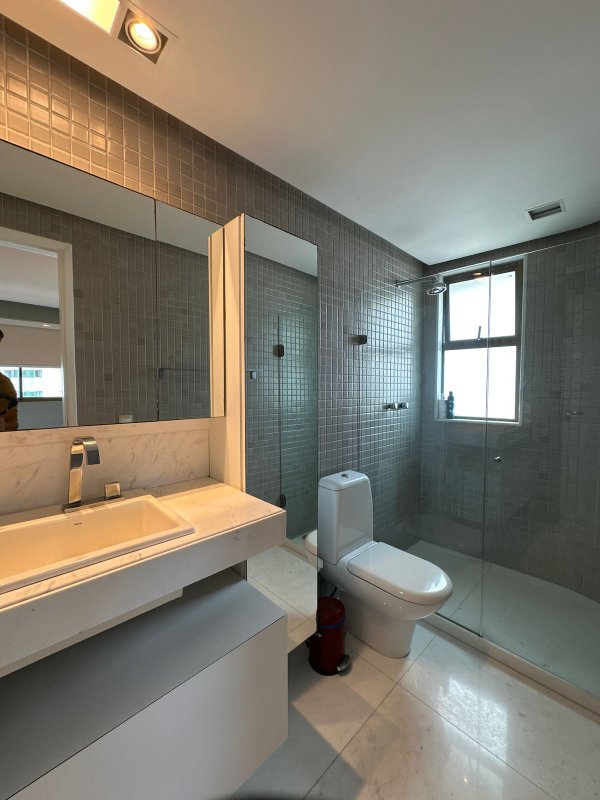 Apartamento à venda com 3 quartos sendo 3 suites, 170m² área útil por R$ 2.100.000,00 Rua Francisco da Cunha Recife - 