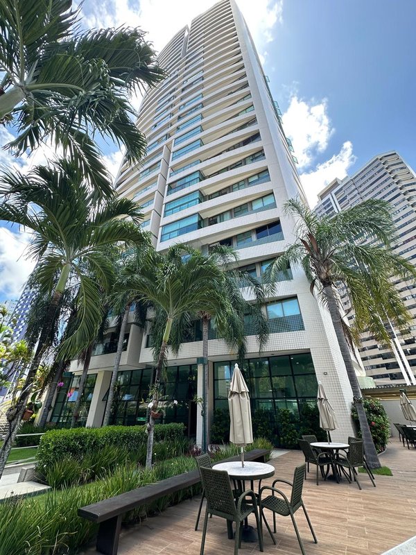 Apartamento à venda com 3 quartos sendo 3 suites, 170m² área útil por R$ 2.100.000,00 Rua Francisco da Cunha Recife - 