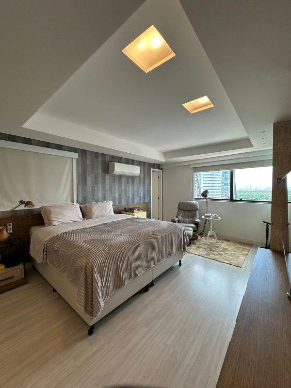 Apartamento à venda com 3 quartos sendo 3 suites, 170m² área útil por R$ 2.100.000,00 Rua Francisco da Cunha Recife - 