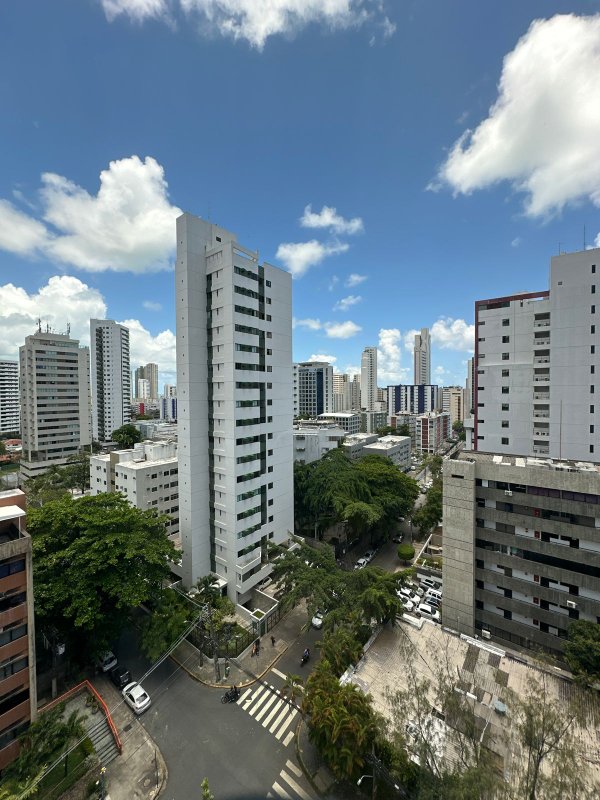 Apartamento à venda com 3 quartos sendo 3 suites, 170m² área útil por R$ 2.100.000,00 Rua Francisco da Cunha Recife - 