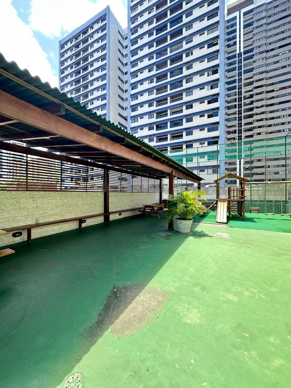 Apartamento à venda com 3 quartos sendo 3 suites, 170m² área útil por R$ 2.100.000,00 Rua Francisco da Cunha Recife - 