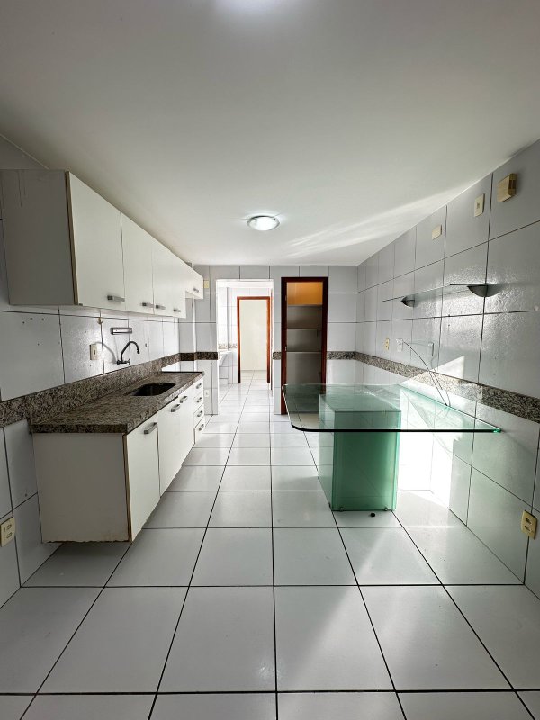 Apartamento à venda com 4 quartos sendo 3 suites, 155m² área útil por R$ 1.390.000,00 Rua Professor Augusto Lins e Silva Recife - 