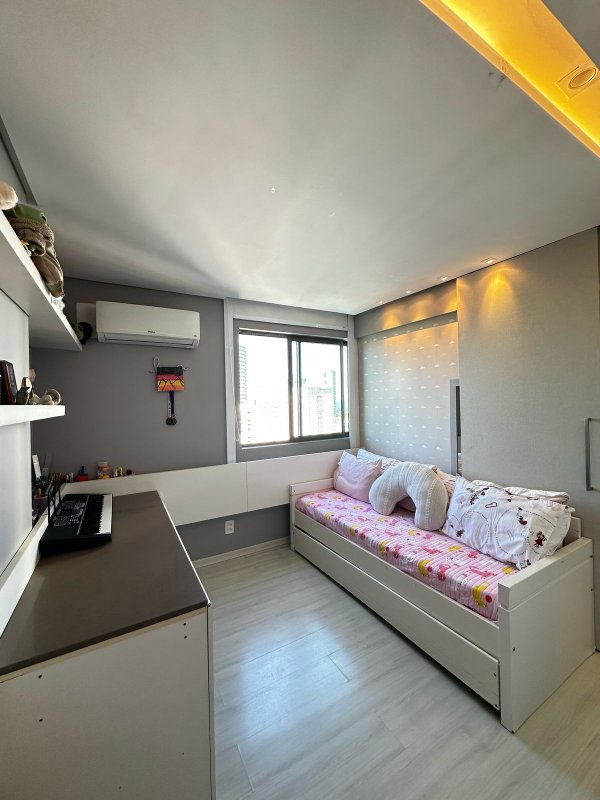 Apartamento à venda com 3 quartos sendo 3 suites, 174m² área útil por R$ 1.900.000,00 Rua Ana Camelo da Silva Recife - 