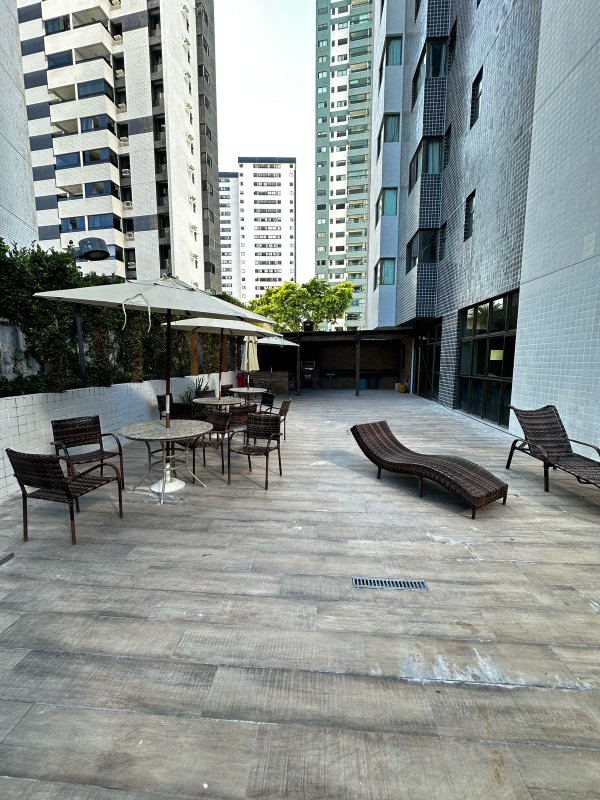 Apartamento à venda com 3 quartos sendo 3 suites, 174m² área útil por R$ 1.900.000,00 Rua Ana Camelo da Silva Recife - 