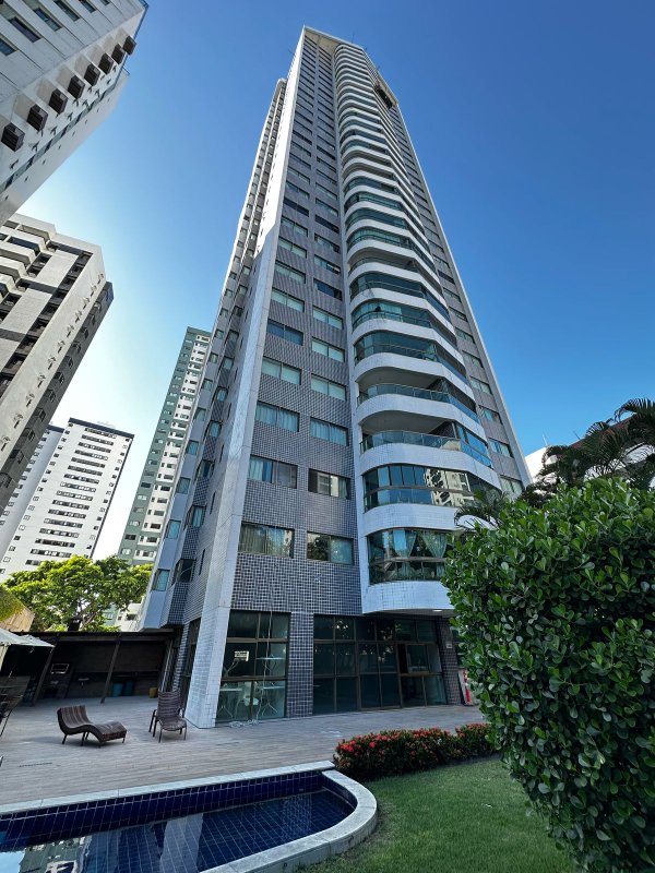 Apartamento à venda com 3 quartos sendo 3 suites, 174m² área útil por R$ 1.900.000,00 Rua Ana Camelo da Silva Recife - 