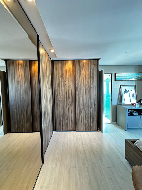 Apartamento à venda com 3 quartos sendo 3 suites, 174m² área útil por R$ 1.900.000,00 Rua Ana Camelo da Silva Recife - 
