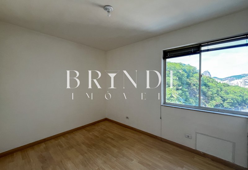 Apartamento de 3 Quartos à venda em Laranjeiras com vista para o Pão de Açúcar Rua Pereira da Silva Rio de Janeiro - 