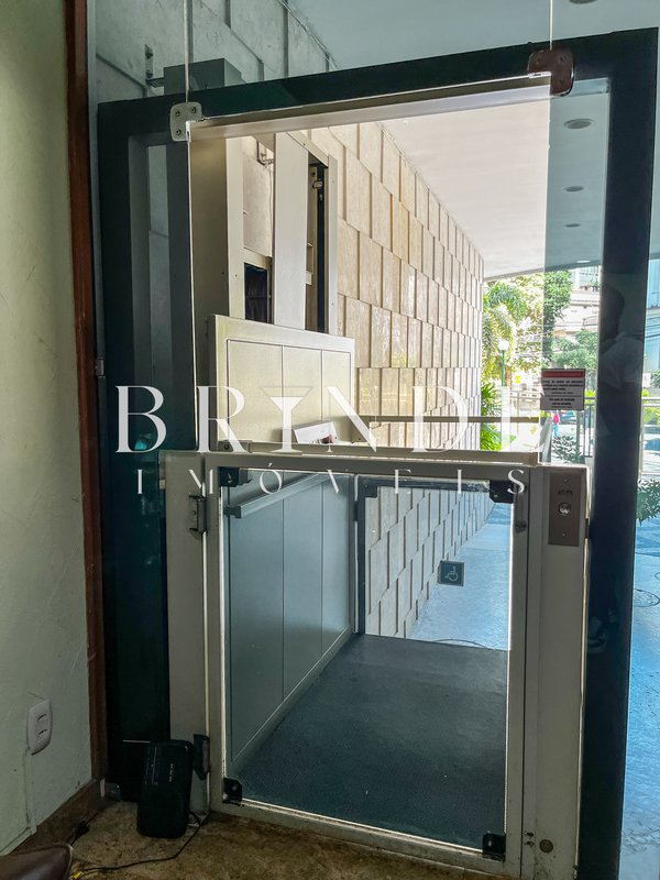 Apartamento de 3 Quartos à venda em Laranjeiras com vista para o Pão de Açúcar Rua Pereira da Silva Rio de Janeiro - 