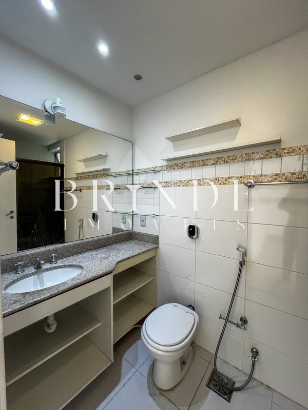 Apartamento de 3 Quartos à venda em Laranjeiras com vista para o Pão de Açúcar Rua Pereira da Silva Rio de Janeiro - 