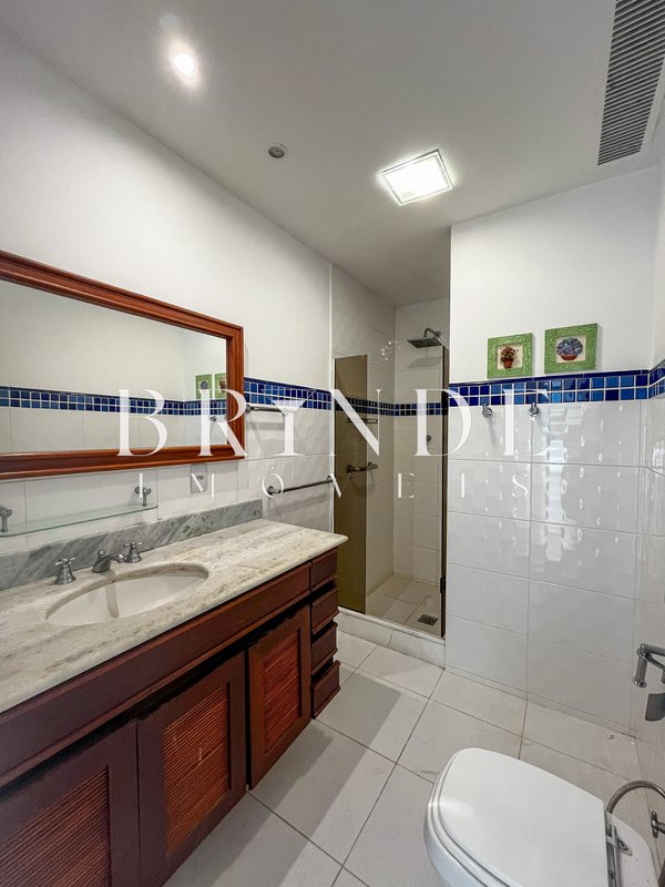 Apartamento de 3 Quartos à venda em Laranjeiras com vista para o Pão de Açúcar Rua Pereira da Silva Rio de Janeiro - 