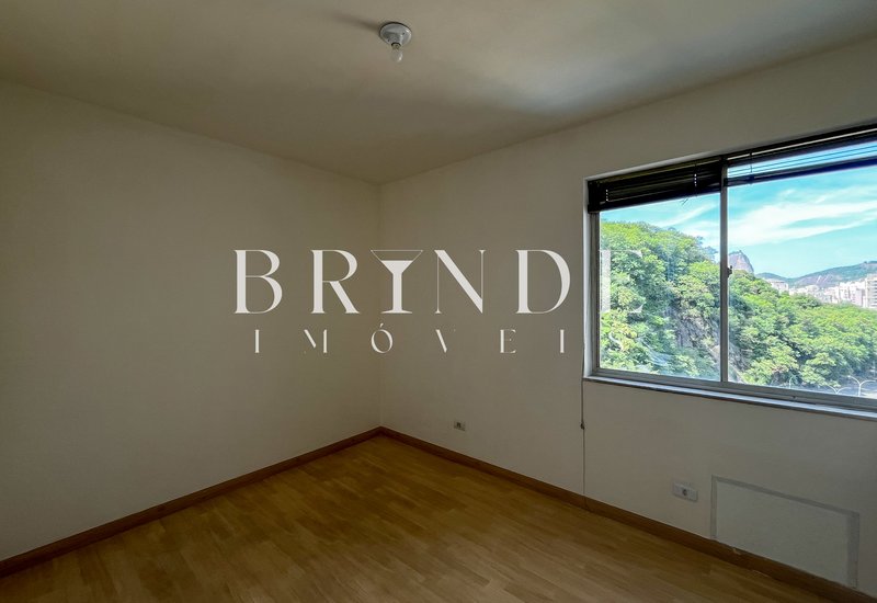 Apartamento de 3 Quartos à venda em Laranjeiras com vista para o Pão de Açúcar Rua Pereira da Silva Rio de Janeiro - 