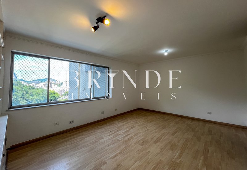Apartamento de 3 Quartos à venda em Laranjeiras com vista para o Pão de Açúcar Rua Pereira da Silva Rio de Janeiro - 