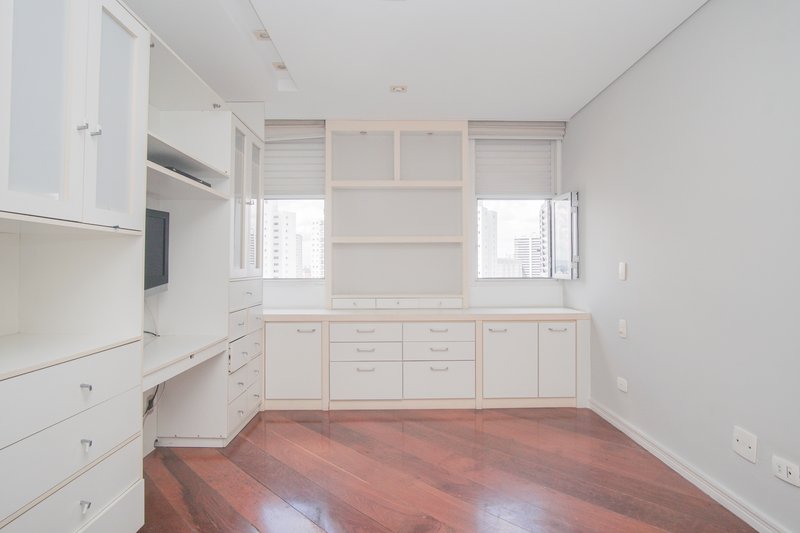 TRIPLEX NO MORUMBI - São Paulo - 