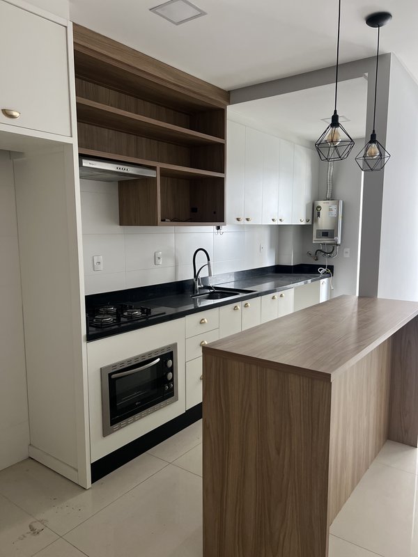 Locaçao Apartamento no centro de Itajaí, semi mobiliado com 1 suíte mais 2 dormitórios! Rua Eurico Adam Itajaí - 