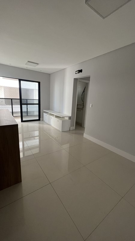 Locaçao Apartamento no centro de Itajaí, semi mobiliado com 1 suíte mais 2 dormitórios! Rua Eurico Adam Itajaí - 