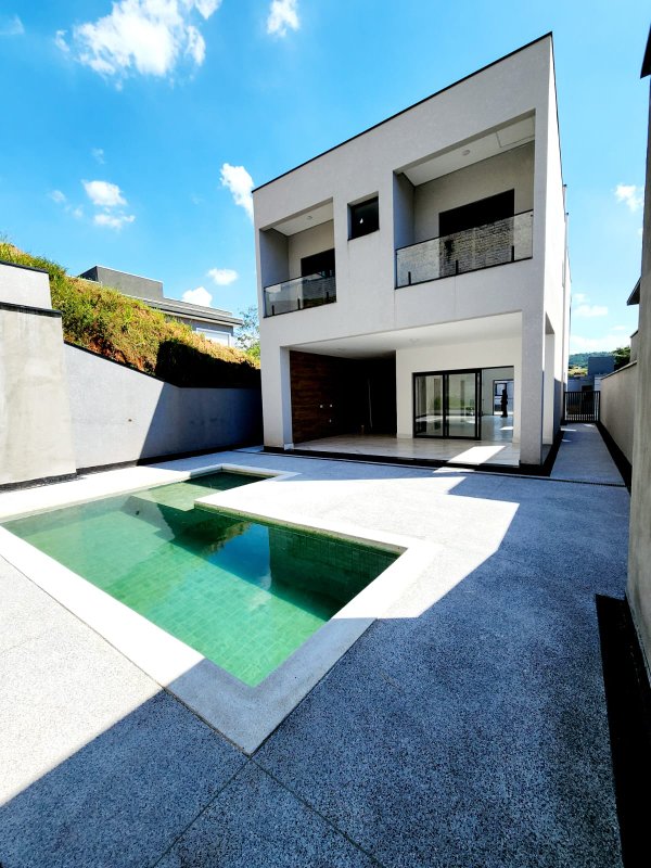 Vendo casa nova - condomínio Newville Rua Sabiá Santana de Parnaíba - 