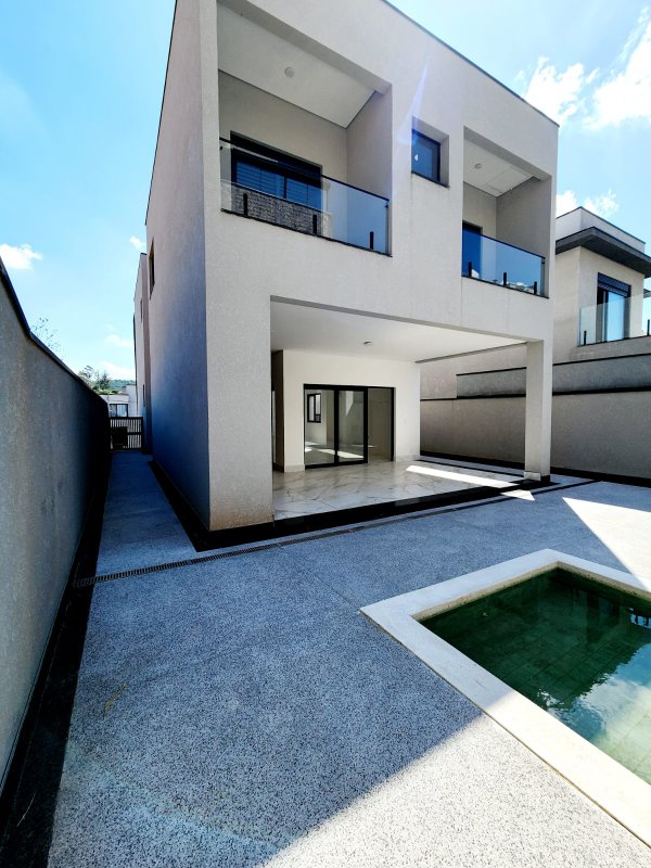 Vendo casa nova - condomínio Newville Rua Sabiá Santana de Parnaíba - 