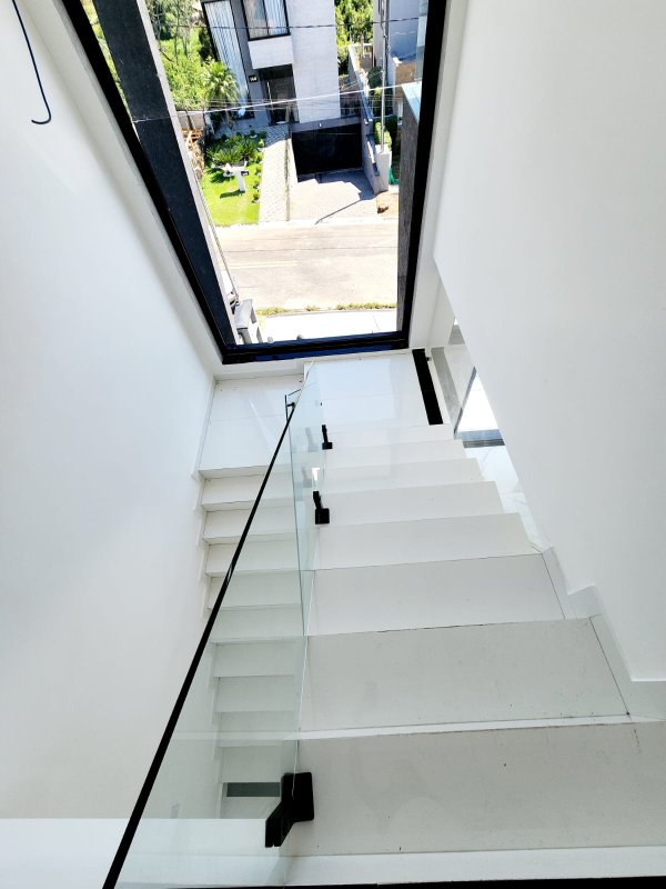 Vendo casa nova - condomínio Newville Rua Sabiá Santana de Parnaíba - 