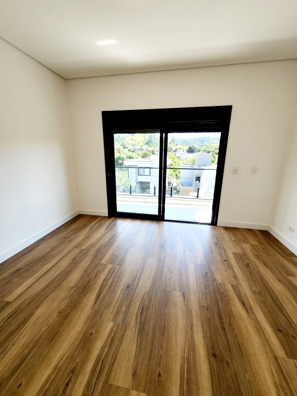 Vendo casa nova - condomínio Newville Rua Sabiá Santana de Parnaíba - 